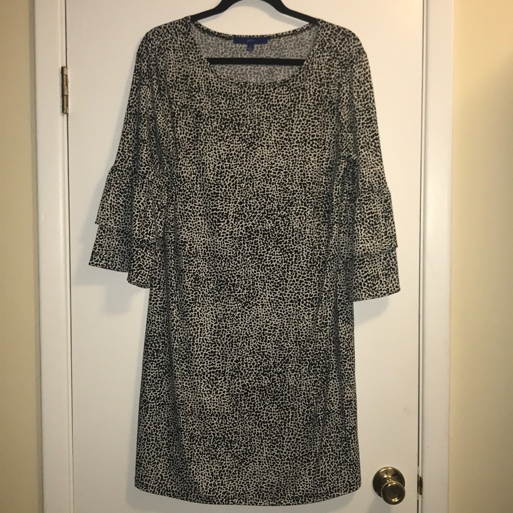 Shift dress with ruffle sleeve